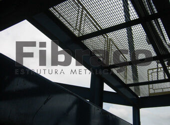 Piso de Grade Obras Fibraço | Cases de Sucesso | Projetos Industriais